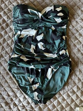 Anne Cole Green Black White Floral Twist-Front One-Piece Swimsuit